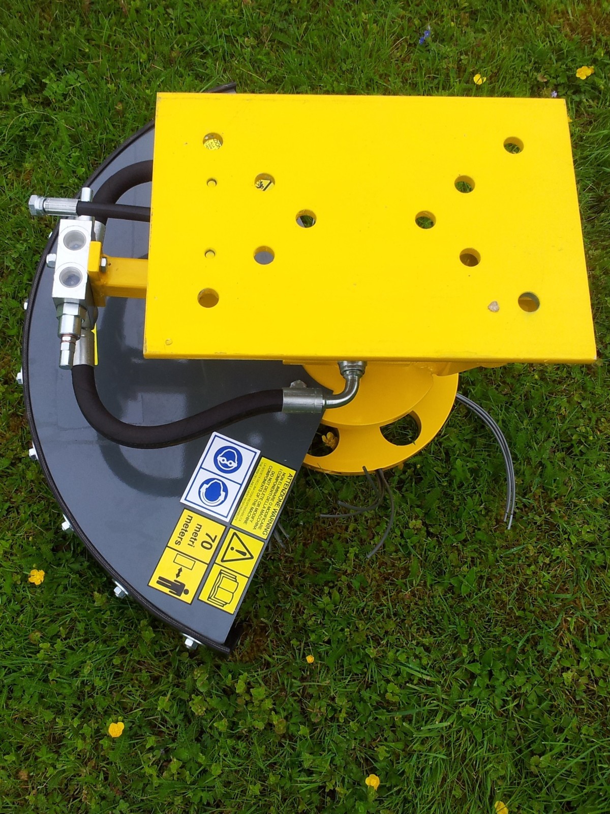 Tête de débroussaillage pour minipelle