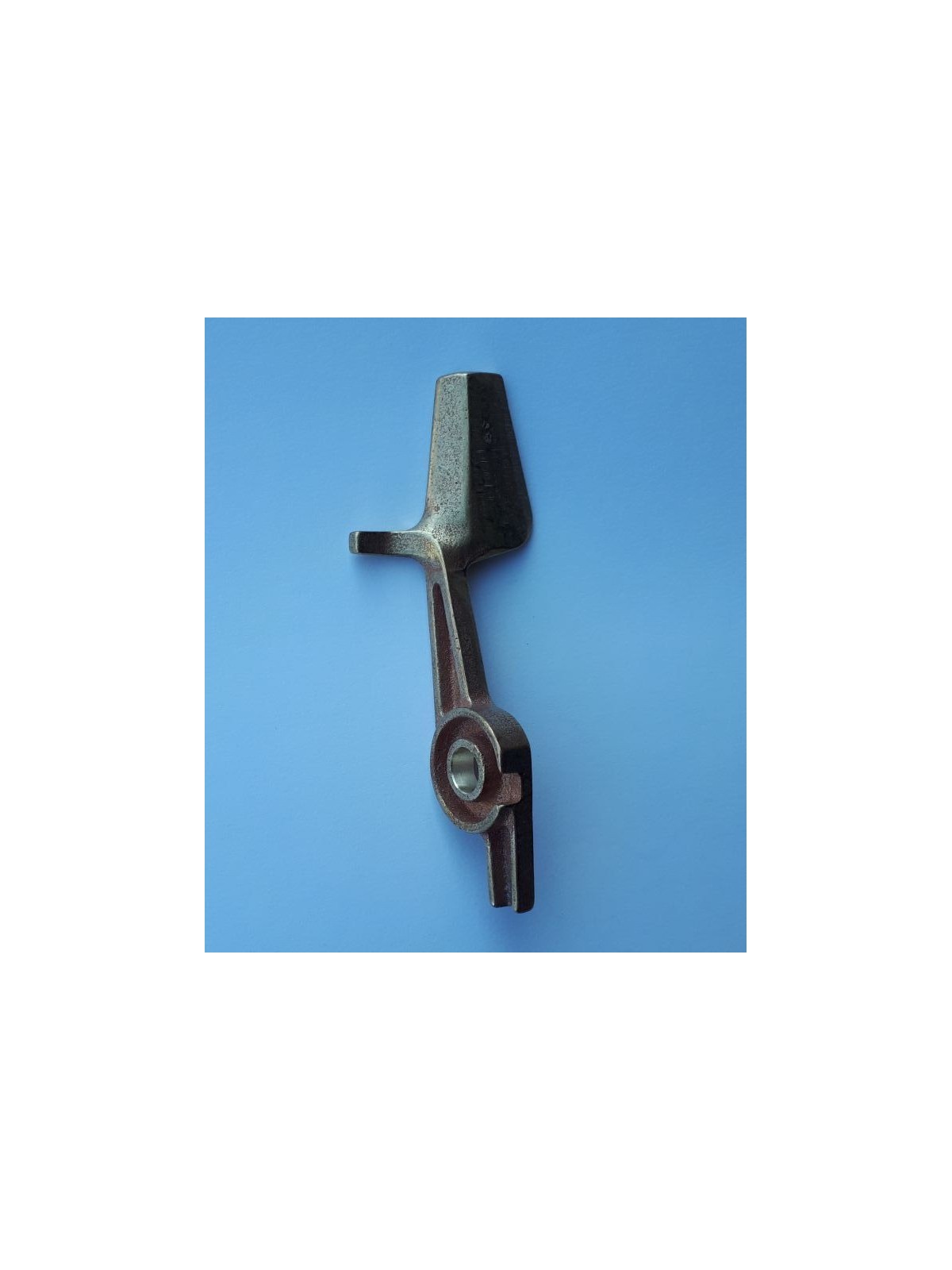 Contre- pince roue distributrice