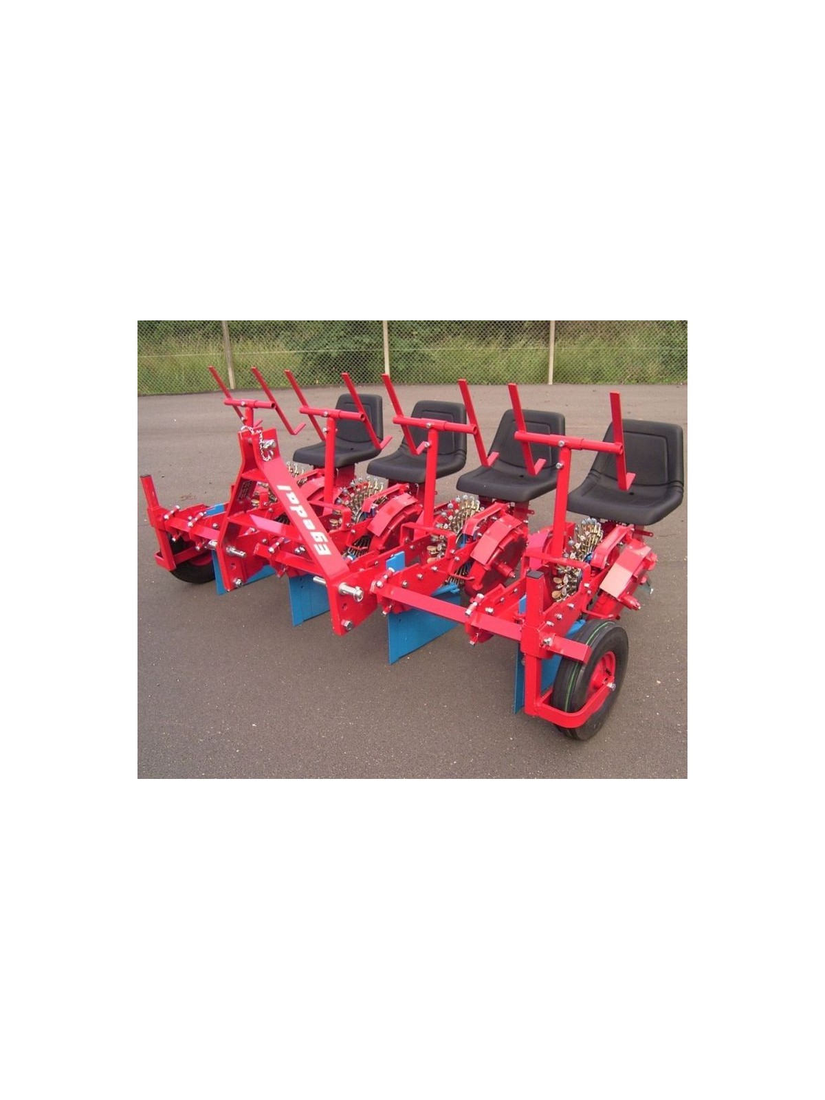 planteuse C - 4 rangs en ligne - distributeur 24pinces