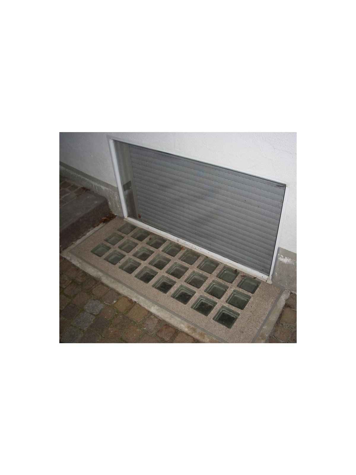 dalle et moustiquaire